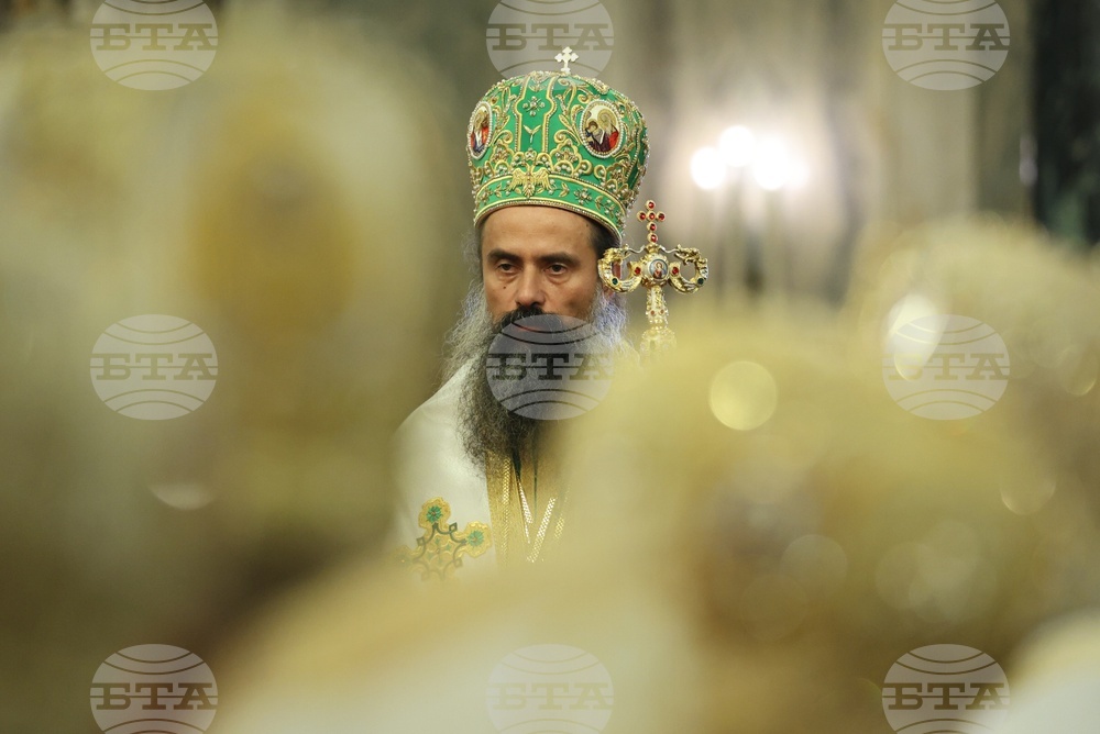 Патриарх Даниил - света литургия