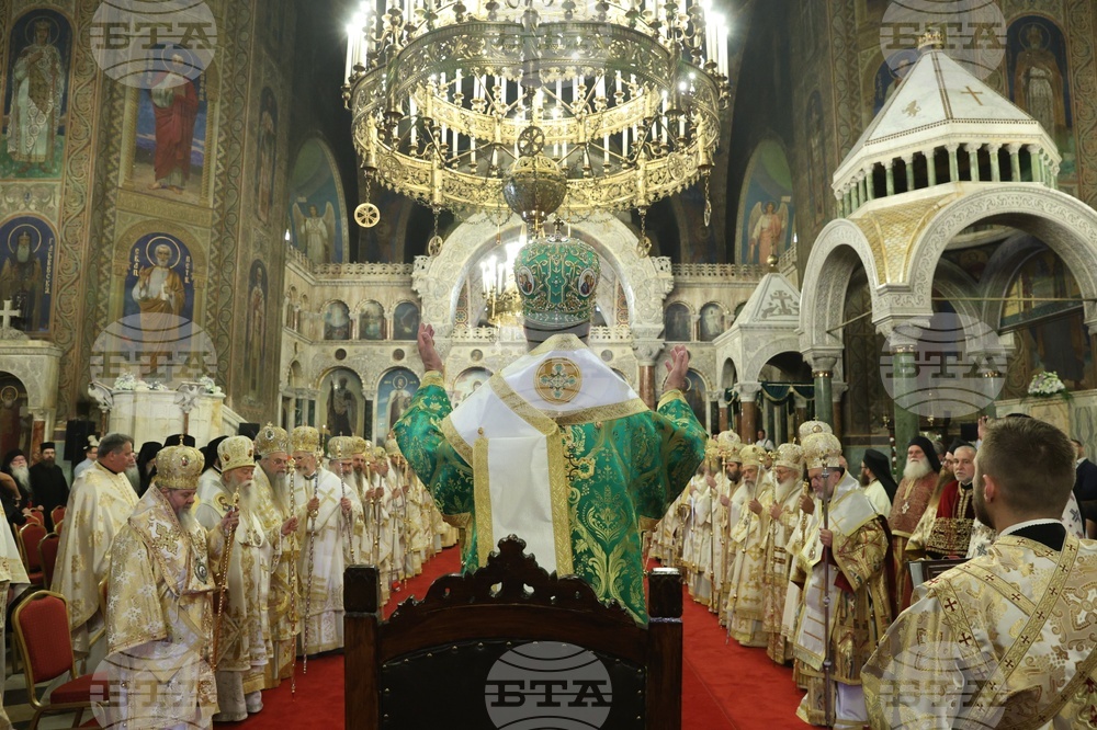 Патриарх Даниил - света литургия