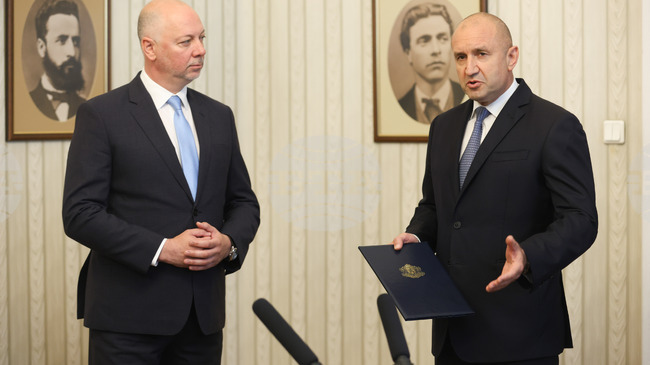 Prime Minister Refuses to Comment on President’s “Plovdiv Tales” about Firefighting Aircraft Shortage