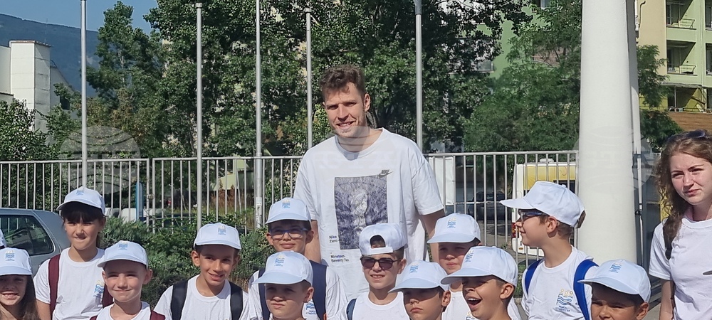 Александър Везенков: "В момента съм играч на Торонто Раптърс. Тепърва предстои да говоря с тях"