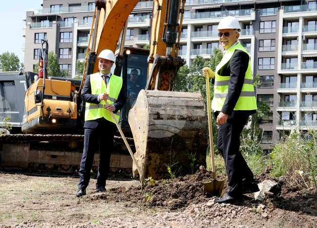 Център за персонализация на български лични документи - първа копка