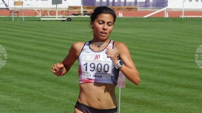 Маринела Нинева и Богдан Семенович спечелиха дебютния Полумаратон Бургас