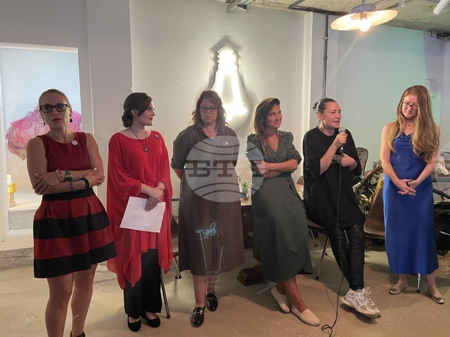 "Контакт" - изложба