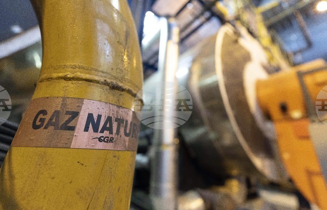 Природният газ ускори поскъпването си до 25 на сто след ударите на Израел и САЩ по Иран