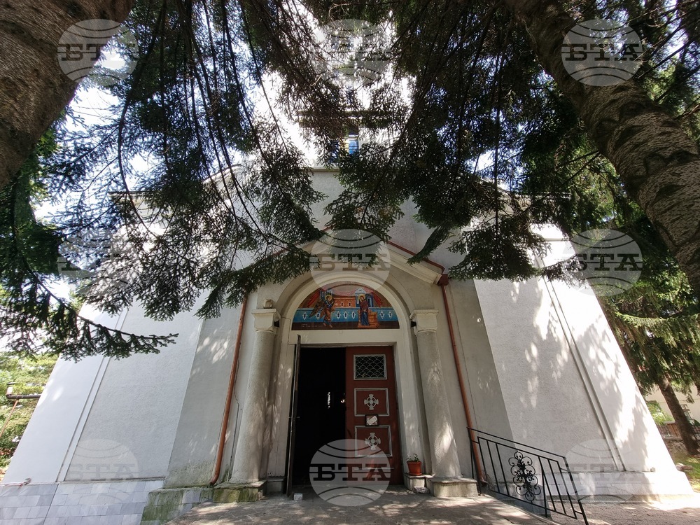 Храм “Свето Благовещение Богородично” в Разлог отбеляза храмовия си празник