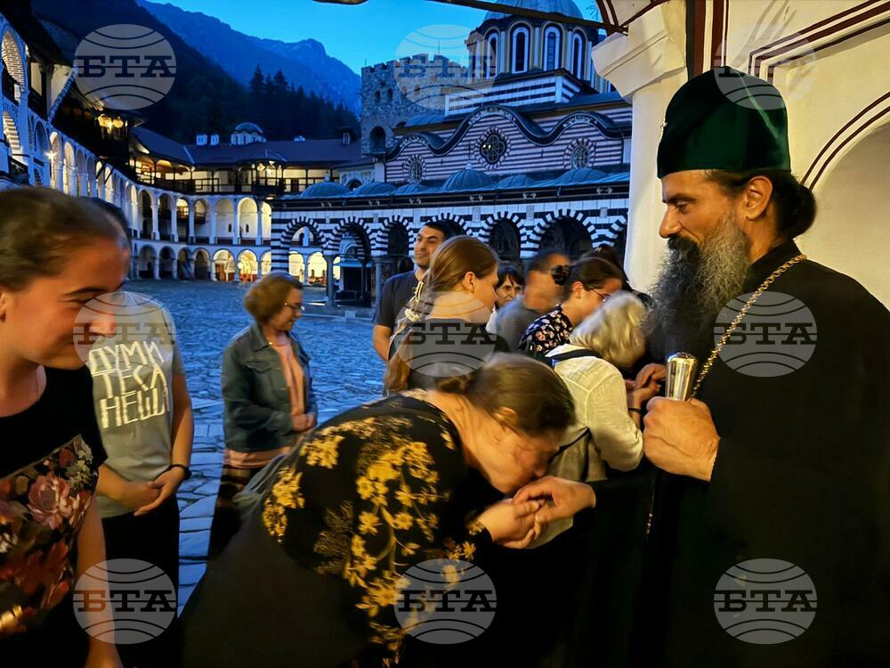 “Многая лета” пяха български и украински деца на патриарх Даниил в Рилския манастир