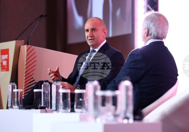 Гърция - президент - посещение - кръгла маса