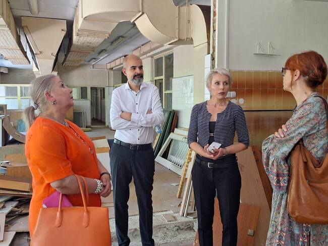 Ръководството на Община Варна започна огледи на училищата в града, заместник-кметът Попов лично проверява сградите