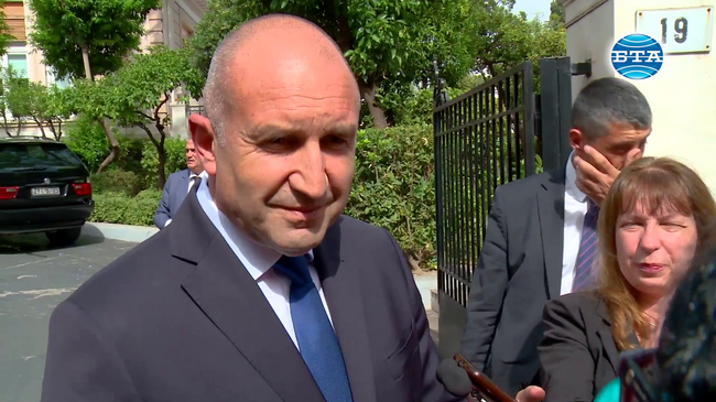 Президентът Румен Радев каза, че ще присъства на гласуването на проектокабинета на ГЕРБ-СДС в Народното събрание