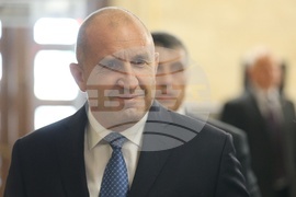 Народно събрание - проектокабинет на ГЕРБ-СДС - дебати -  Румен Радев 