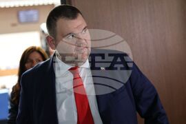 Народно събрание - проектокабинет на ГЕРБ-СДС - дебати - Делян Пеевски