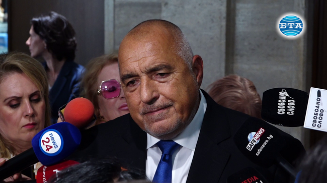 Всички признават за три години хаос, а Николай Денков говори за успехи, каза Бойко Борисов, след като напусна пленарната зала