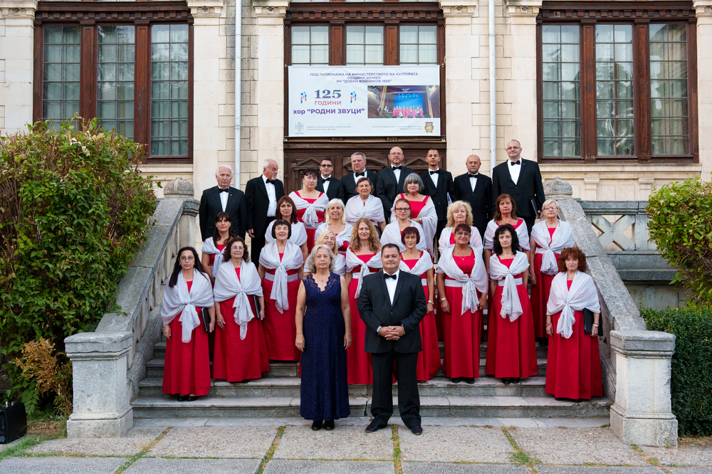 Смесеният хор „Родни звуци“ към НЧ „Добри Войников-1856“ с покана за фестивала "Ние пеем" в Рим
