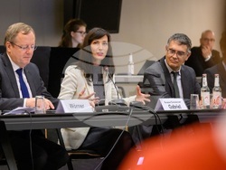 Снимка: Европейска комисия - В Мюнхен българският еврокомисар Мария Габриел и проф. д-р Johann-Dietrich Wörner дадоха начало на новия Европейски консултативен съвет за иновациите.