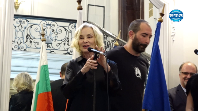 Министърът на културата за Джесика Ланг: Мястото на една кралица е в царския дворец