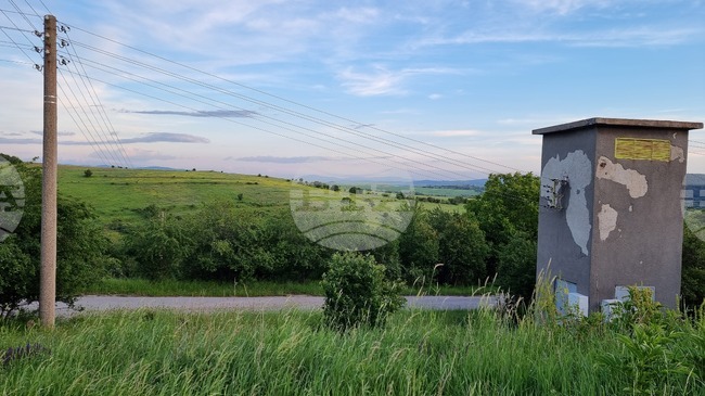 Претоварване на мрежата е причинило пожар в трафопост в Луковит