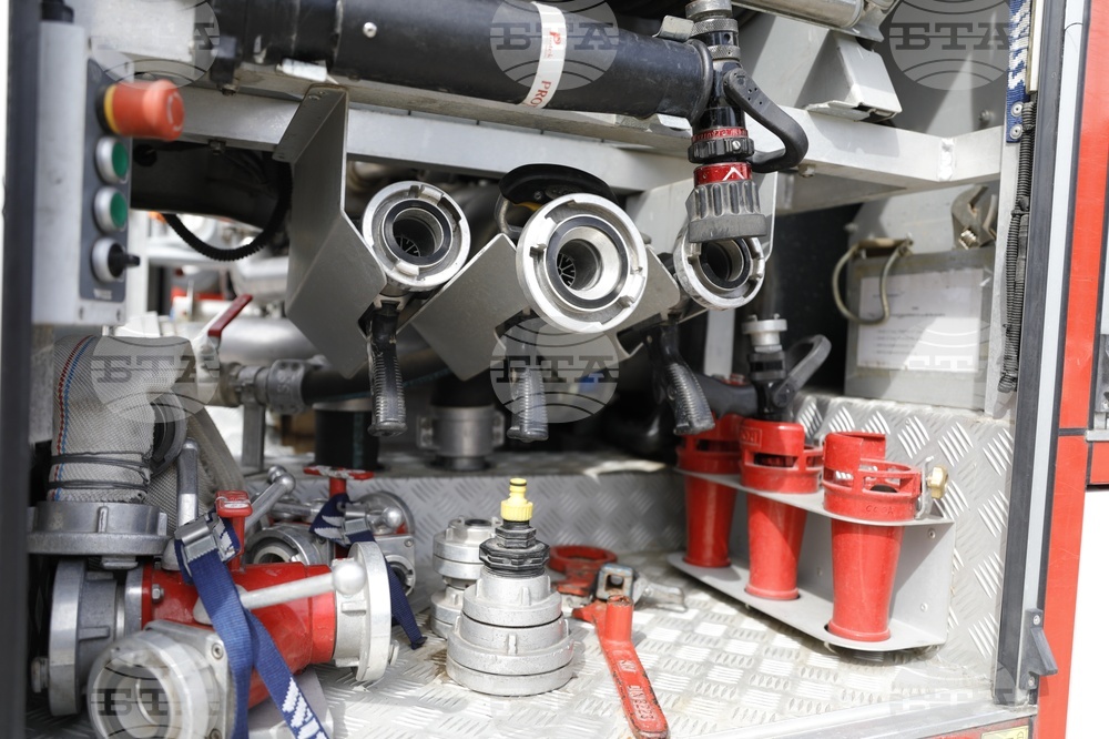 Потушен е пожарът в автоморгата в близкия до Русе град Мартен