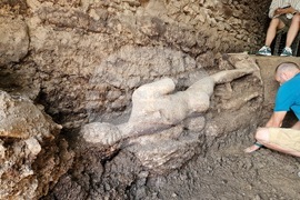 Петрич - Хераклея Синтика - мраморна статуя