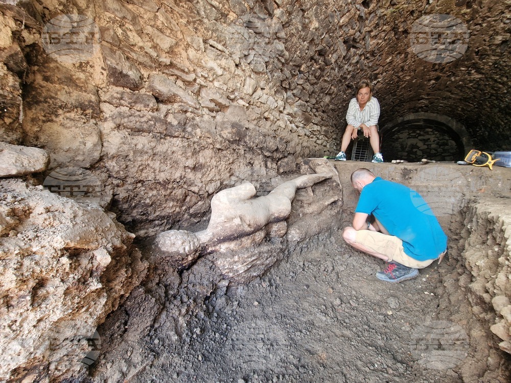 Петрич - Хераклея Синтика - мраморна статуя