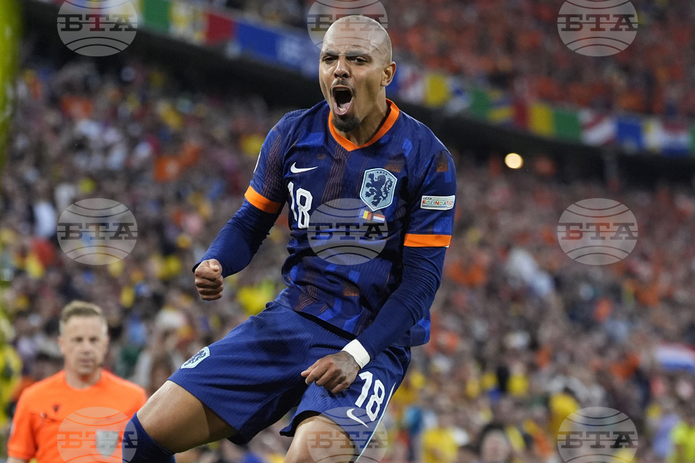 Нидерландският нападател Дониел Мален преминава в Астън Вила