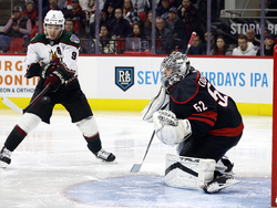 Coyotes Hurricanes Hockey