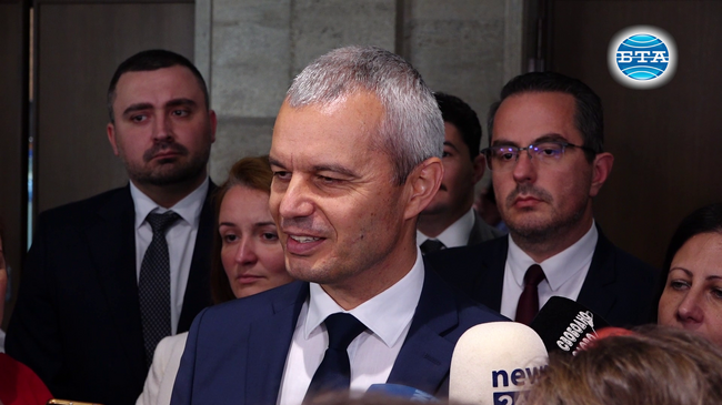 Независимо на кого бъде даден третият мандат, ключът е в ръцете на ПП-ДБ, каза Костадин Костадинов