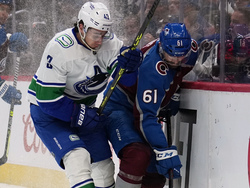 Canucks Avalanche Hockey