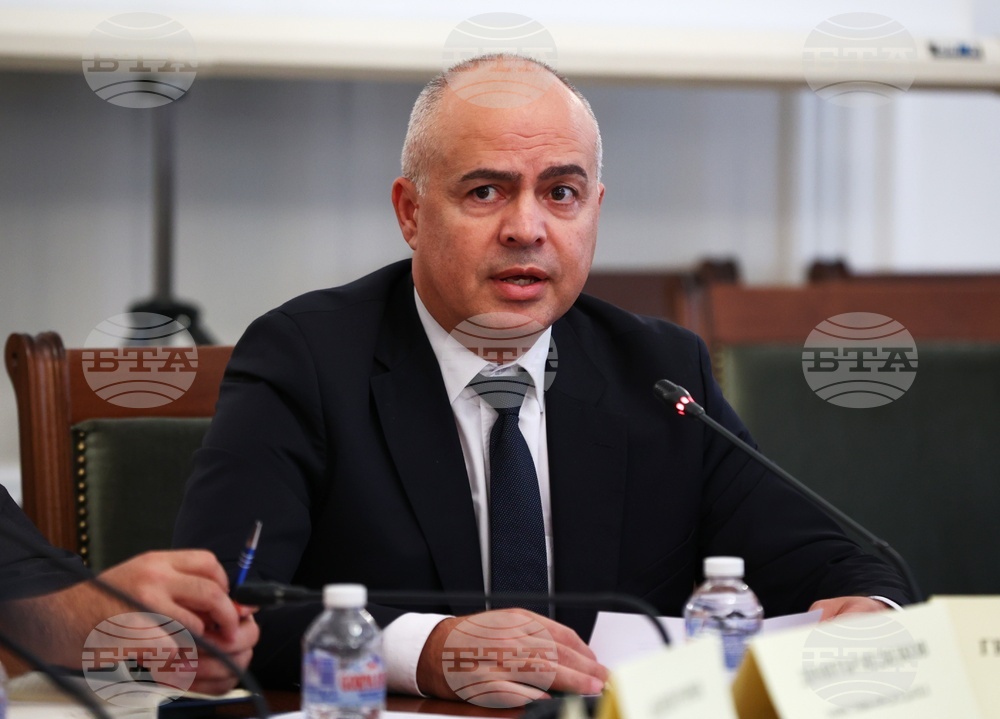 Парламент - Комисията по транспорт и съобщения