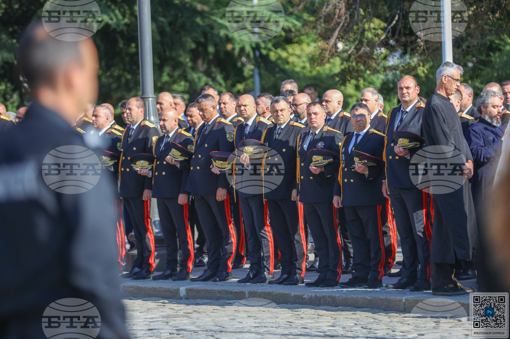 Паметник на незнайния воин - тържествена церемония по случай 145-годишнината на МВР