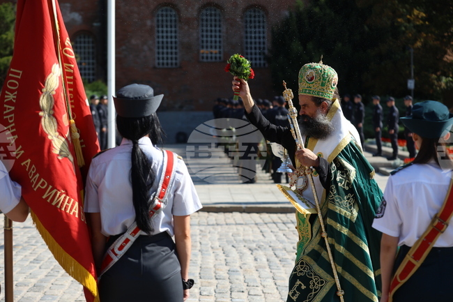 Паметник на незнайния воин - тържествена церемония по случай 145-годишнината на МВР