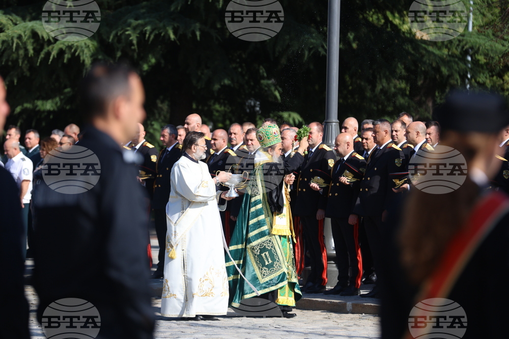 Паметник на незнайния воин - тържествена церемония по случай 145-годишнината на МВР