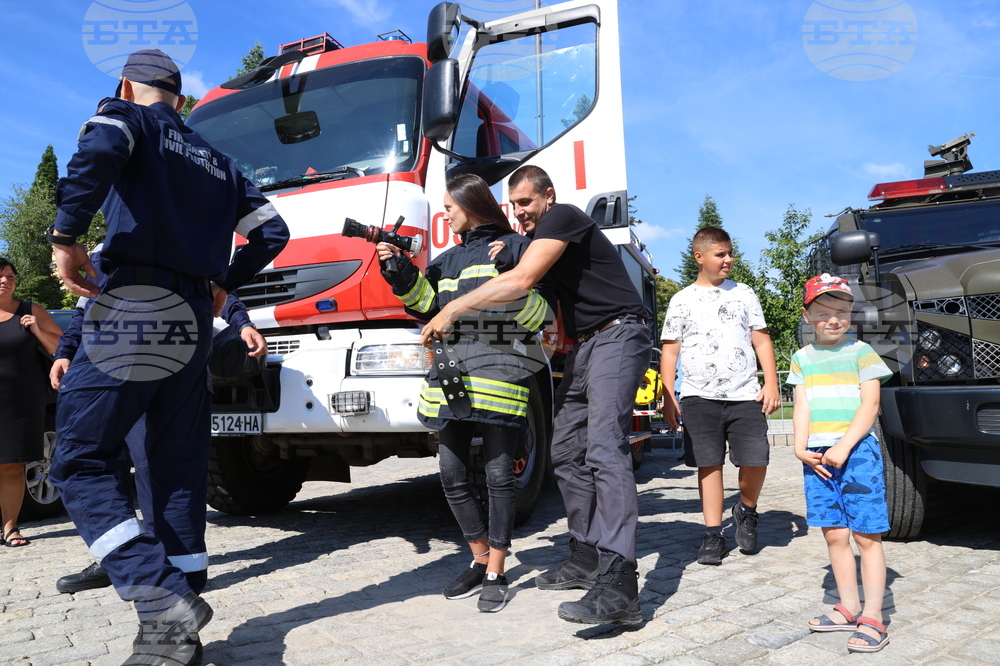 Паметник на незнайния воин - тържествена церемония по случай 145-годишнината на МВР