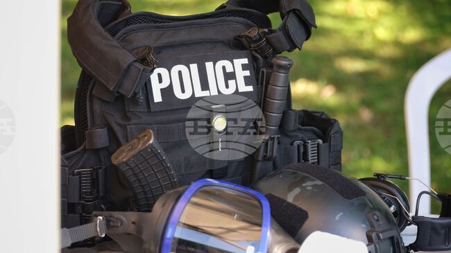 Общо 12 турски граждани, издирвани с червена бюлетина на Интерпол за различни престъпления, са предадени на турските власти