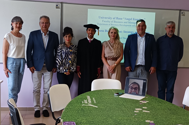 Русенски университет „Ангел Кънчев“: Първият докторант от Дубай в България - Рашид Султан Рашид Алкайтуб Алнуайми - придоби образователна и научна степен "Доктор" в Русенския университет