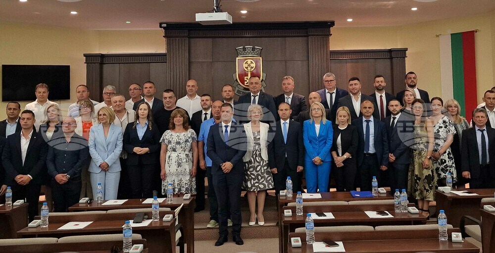 Новоизбраните съветници в Общинския съвет на Хасково с мандат 2024 - 2028 г. положиха клетва на първото си заседание