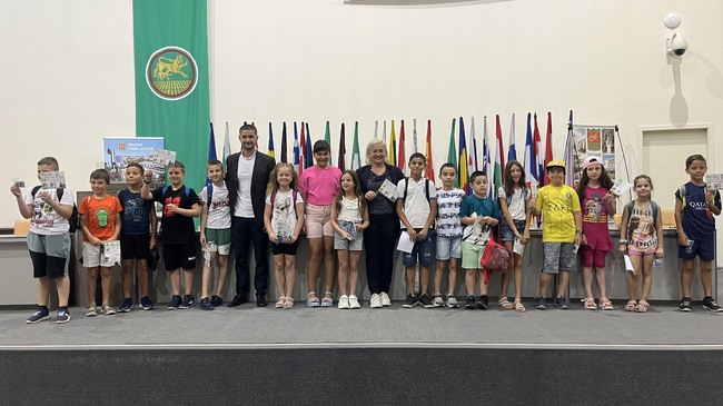 Община Стара Загора: Деца от занималнята на Центъра за обществена подкрепа се запознаха с дейностите на Общинска администрация Стара Загора