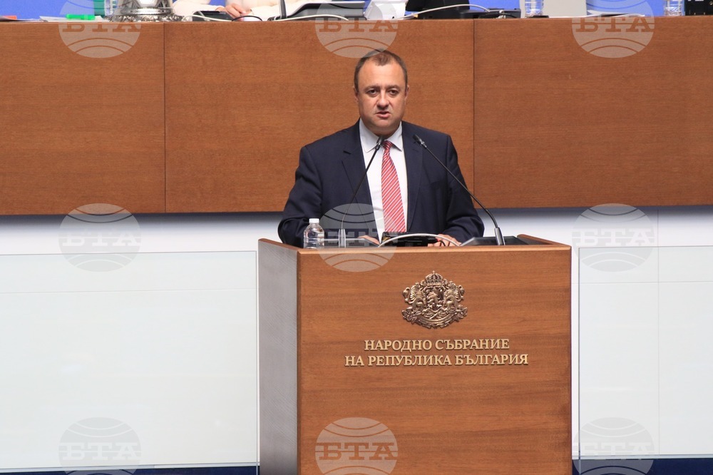 Иван Иванов, БСП: Долу лапите от българските служби