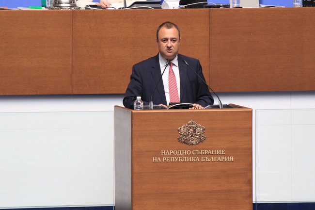 Иван Иванов, БСП: Долу лапите от българските служби