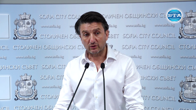 Надявам се кметът Васил Терзиев да оттегли решението си за анулирането на конкурса за Войнишкия паметник, заяви Мирослав Боршош в Столичния общински съвет