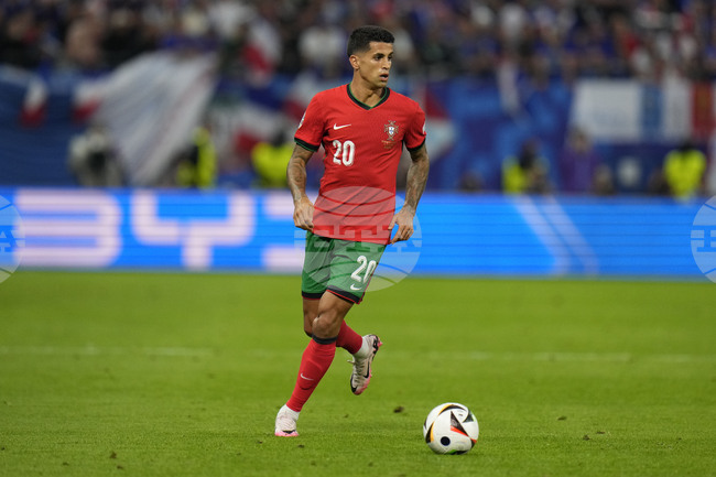 Барселона се приближава до договор с Жоао Кансело, финализирането на трансфера се очаква след финала за Суперкупата на Испания