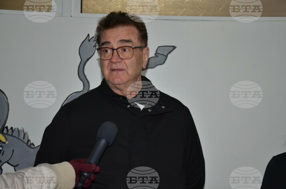 Проф. Валентин Джонов днес направи поредното дарение за видинската болница