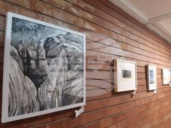 Учители от Националната художествена гимназия „Цанко Лавренов“ откриха „Празнична изложба“ в сградата на Апелативна прокуратура-Пловдив