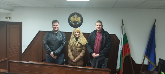 Административен съд - Смолян: Ученици от СУ„Св.св. Кирил и Методий“ - Смолян посетиха Административен съд - Смолян