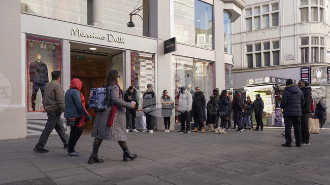 Великобритания отчете най-силен растеж на продажбите на дребно от май 2024 г.