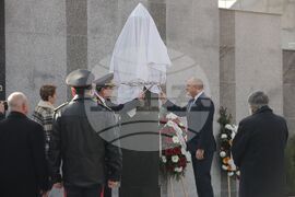 Бюст-паметник на Юрий Захарчук - откриване