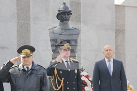 Бюст-паметник на Юрий Захарчук - откриване