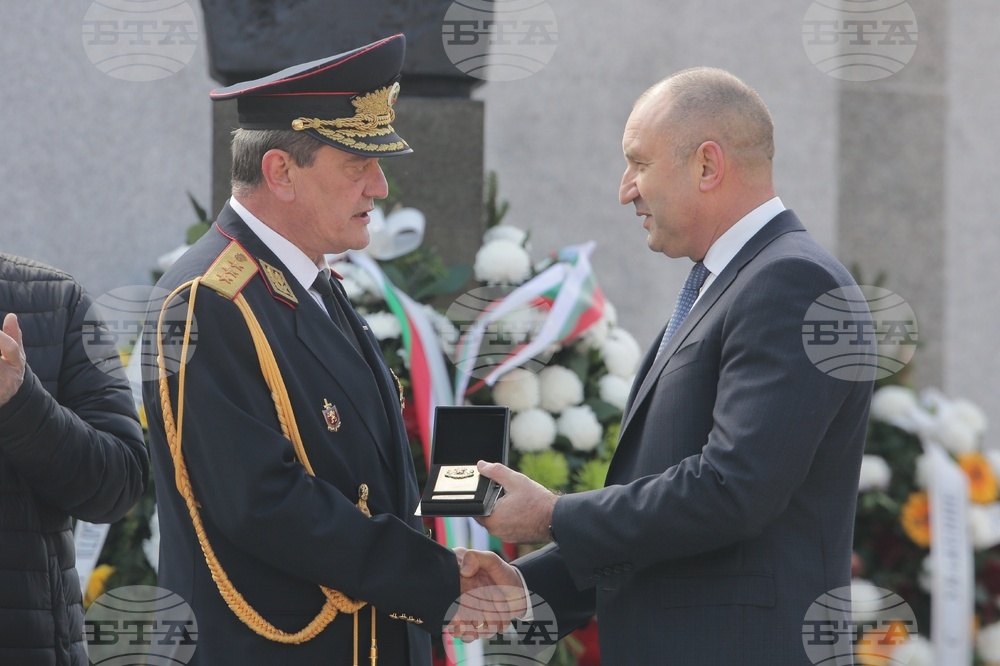 Бюст-паметник на Юрий Захарчук - откриване