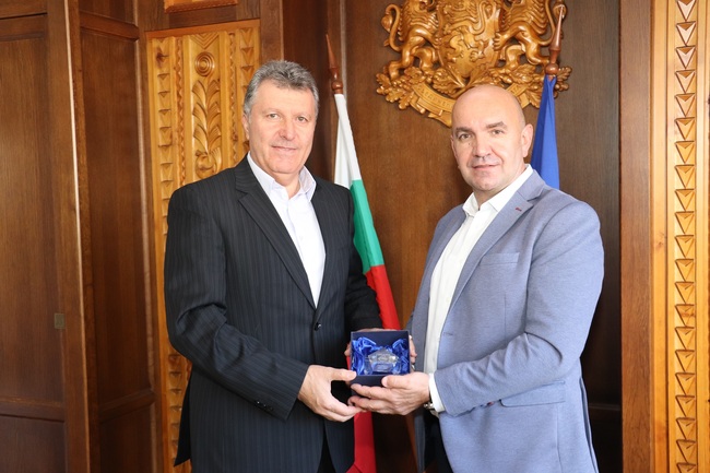 Община Банско: Кристалният приз за добро управление на Съвета на Европа бе връчен на Община Банско