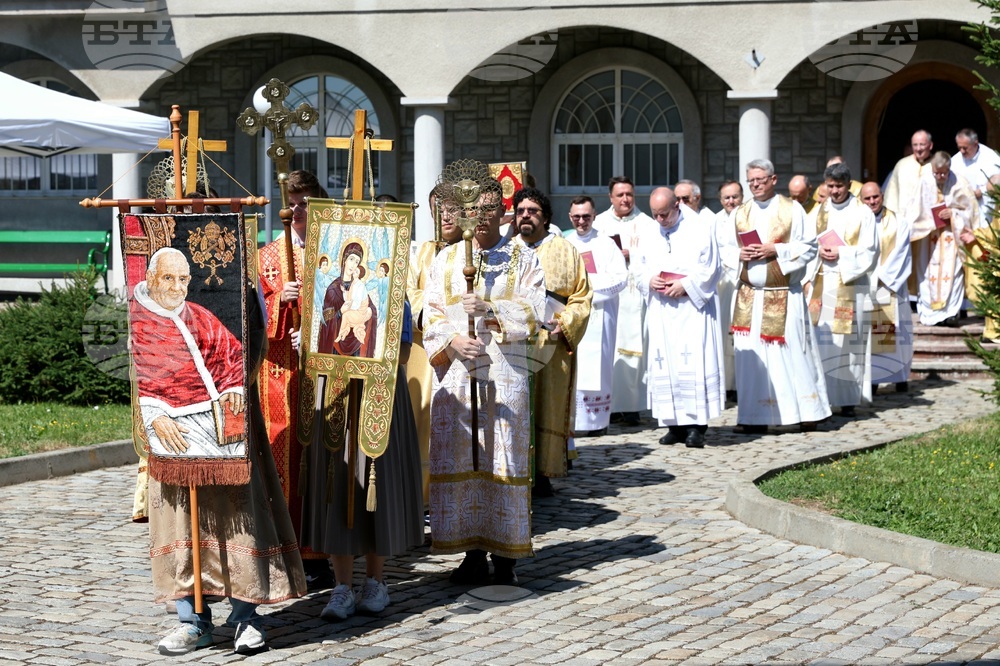 Катедрален храм „Св. Йоан XXIII" - епископ - ръкоположение