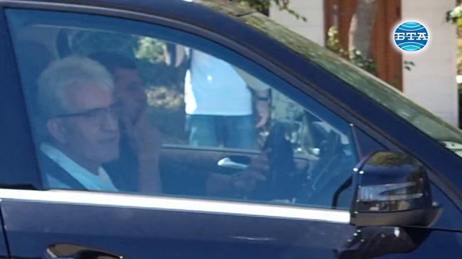 Рамадан Аталай пристигна в къщата на Ахмед Доган в парк "Росенец"